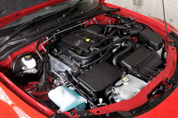 クランクシャフトまで手が入ったエンジン。レブリミットを500rpmアップし「使い切る楽しさ」を向上させたという。