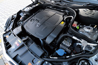 3.5リッターV6DOHC24バルブエンジンは、252psと34.7kgmを発生する。