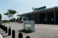 途中休憩に立ち寄った狭山PA。圏央道鶴ヶ島JCTから海老名JCTの間に用意されるパーキングエリア（PA）はここと厚木PAの2カ所。狭山SAは狭山日高IC～入間IC間にある。     