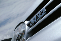 フォルクスワーゲン・ゴルフR32 4ドア（6MT）【ブリーフテスト】の画像