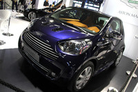 2012年12月5〜9日に開催されたボローニャ・モーターショーに展示された「アストン・マーティン シグネット」。