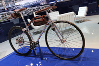 ピニンファリーナと、テーラーメイド自転車工房「43ミラノ」による、30台限定生産のバイシクル。