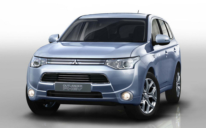 「三菱アウトランダーPHEV」