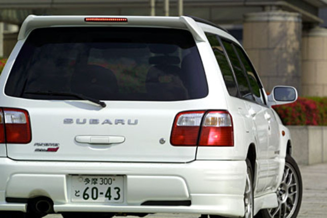 【スペック】全長×全幅×全高＝4460×1735×1535mm/ホイールベース＝2525mm/車重＝1430kg/駆動方式＝4WD/2リッター水平対向4DOHC16バルブターボ・インタークーラー付き（240ps/6000rpm、31.5kgm/4000rpm）/車両本体価格＝255.5万円（テスト車＝同じ）