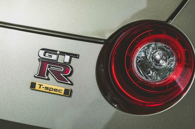 日産GT-RプレミアムエディションT-spec（4WD/6AT）【試乗記】 教科書に