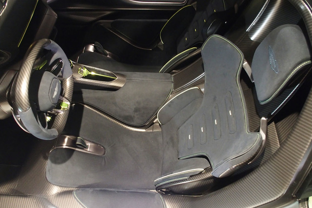 アストンマーティンのハイブリッドスーパーカー「ヴァルハラ」の最新  