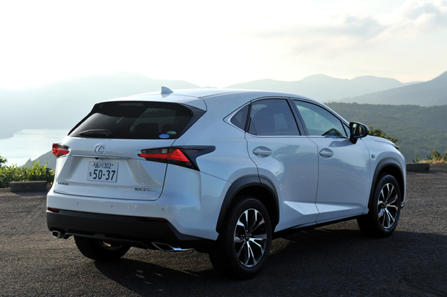 レクサスNX200t“Fスポーツ”（4WD/6AT）【試乗記】 追い上げなる