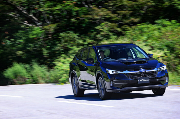 「レヴォーグ」は、主要骨格を組み立てたうえでパネルを張り合わせる「フルインナーフレーム構造」を採用するなど、スバル車のなかでも最新のボディー設計が取り入れられている。それゆえ、クロスオーバー化に際しても追加の補強などは必要なかったのだそうだ。