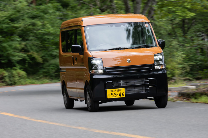 0.66リッターターボエンジンは64PS/6000rpmの最高出力と95N・m/3000rpmの最大トルクを発生する。