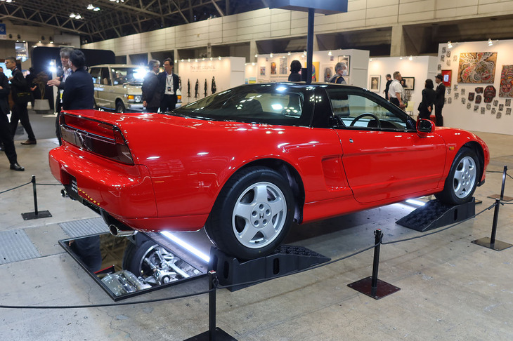 ホンダNSX（ヘリテージサービス説明用の展示車両）
