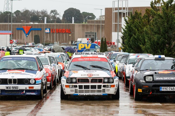 サービスin前のリグループの様子。どうですかこれ。2025年の光景とは思えないでしょ！