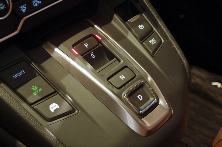 ホンダCR-V（ハイブリッド車のセンターコンソール）