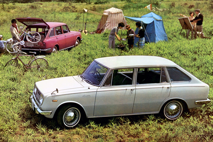 「トヨペット・コロナ5ドアセダン」。当時流行していたファストバックを導入した国産初の5ドアハッチバック。