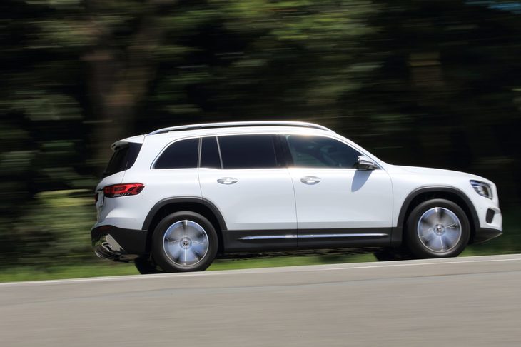 ボディーサイズは全長×全幅×全高＝4650×1835×1700mm。実は全長が「Gクラス」と10mmしか変わらない（こちらが短い）。