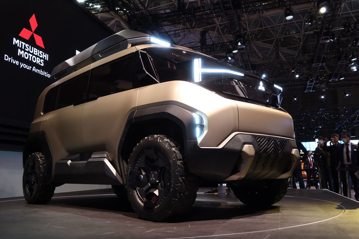 三菱自動車の京都製作所では、「デリカD：5」や「エクリプス クロス」が生産されている。だからといって、これらのモデルに「ミツビシ・キョート」という車名をつけるのも……。写真は、未来の「デリカ」をイメージしたというコンセプトカー「三菱D：Xコンセプト」。