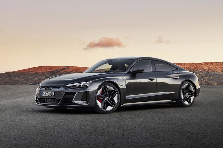 RS e-tron GT（以下、写真はすべて「RS e-tron GT」のもの）