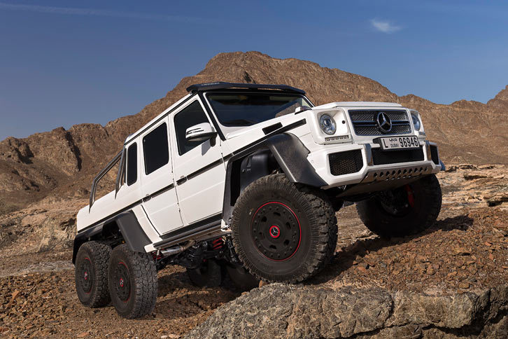 「メルセデス・ベンツG63 AMG 6x6」
	「Gクラス」をベースにした6輪の全輪駆動車で、AMG製の5.5リッターV8ツインターボエンジン（544ps）を搭載する。飛び抜けたオフロード性能とゴージャスな内外装を兼ね備えたモデルで、わずか100台ほどしか販売されなかった。
