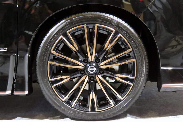 日産セレナ ハイウェイスター プレミアムスポーツコンセプト