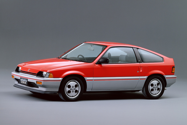 1983年に登場した、セミリトラクタブルライトを持つ「バラードスポーツCR-X」。10年以上の隔たりがあるが、「フライングペガサス／グリフォン」と同じデザイナーが手がけたという。