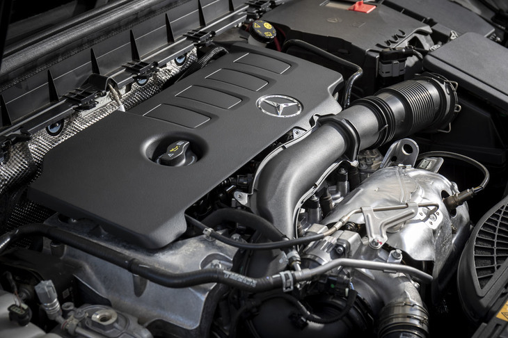 日本導入が見込まれる「GLB250 4MATIC」は、最高出力224PSの2リッター直4ターボエンジンを搭載している。