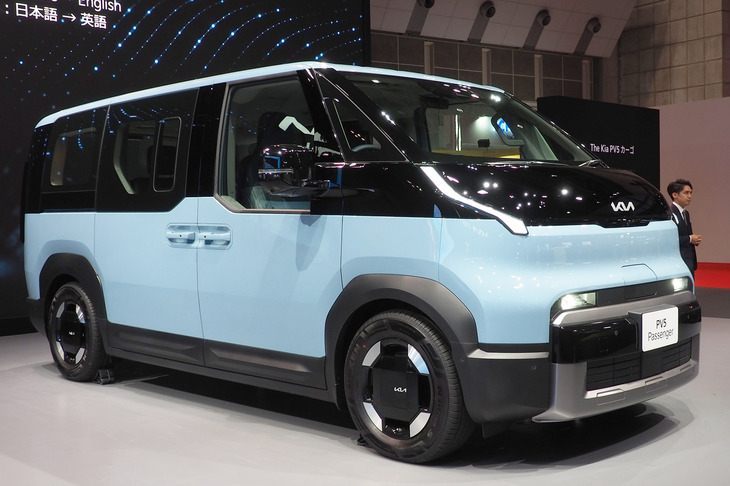 Kiaが日本導入を発表した電動商用車「キアPV5」。BYDの軽BEV「ラッコ」といい、輸入車ではアジアメーカーの出展のほうが勢いがある印象だった。