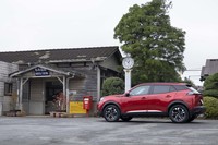 4WDモデルの設定はなく、駆動方式は全車がFWD。しかしながら最低地上高は205mmを確保している。