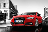スポーティーなルックスのアウディA4／A5登場