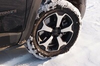 雪道をドライブするなら、それに適したタイヤに交換するか、あらかじめ交換してあるクルマをチョイスするしかない。その点、スタッドレスタイヤ装着車のカーシェアは、とても合理的な手段といえるのではないだろうか。