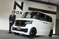 ホンダは2021年に軽のサブブランド「Nスタイル＋」を立ち上げ、さらなるユーザー拡大を狙う。写真はその第1弾となる「N-BOXカスタム スタイル＋ ブラック」。人気の「N-BOXカスタム」をベースに“ちょいワル”系のドレスアップが施されている。