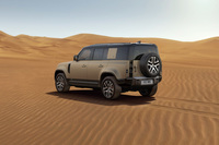 「ランドローバー・ディフェンダー」に充実した装備が特徴の限定モデル登場の画像