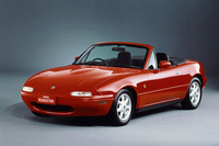 「ユーノス・ロードスター」（1989年）