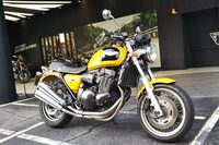 2022年は寅（とら）年ということで、タイガースカラーの「寅（トラ）イアンフ・サンダーバード スポーツ」。最近、低負荷回転時にエンジンか変速機辺りから、変な音がするんですよね……。