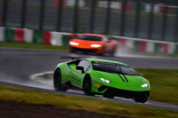 「ウラカン クーペ」と比較した場合、サスペンションのロール剛性は15％強化されている。