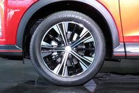 三菱、新型SUVの「エクリプス クロス」を発売の画像