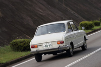 後ろ下がりのスタイリングが特徴的な「スバル1000」のリアビュー。個人的にはかなりステキなデザインだと思うのだが、当時は不評だったそうな。