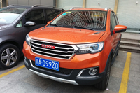 “外地ナンバー”を付けている長城汽車の「哈弗H1」。