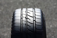 「プレイズPX-C」のトレッドパターン。高剛性ショルダーブロックの採用によって、偏摩耗性を大幅に向上させている。