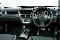 運転席まわりの様子。