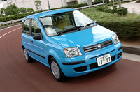 【スペック】パンダ：全長×全幅×全高＝3535×1590×1535mm／ホイールベース＝2300mm／車重＝940kg／駆動方式＝FF／1.2リッター直4 SOHC8バルブ（60ps/5000rpm、10.4kgm/2500rpm）／価格＝157万3950円（テスト車＝同じ）