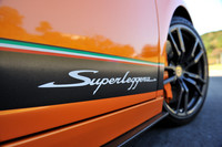 スーパーレジェーラとは「超軽量」の意。標準型と比較して70kgの軽量化を果たしており、そのうち約40kgがカーボンファイバーパーツの使用によるものという。