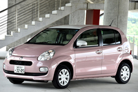 「パッソ +Hana」（1リッターFFモデル）の燃費値は27.6km/リッター（JC08モード）。