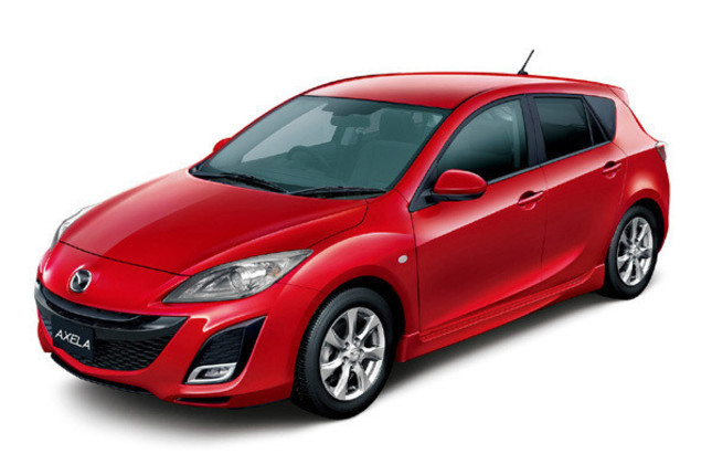 「アクセラスポーツ 1.5 S Style」（写真は16インチホイール装着車）