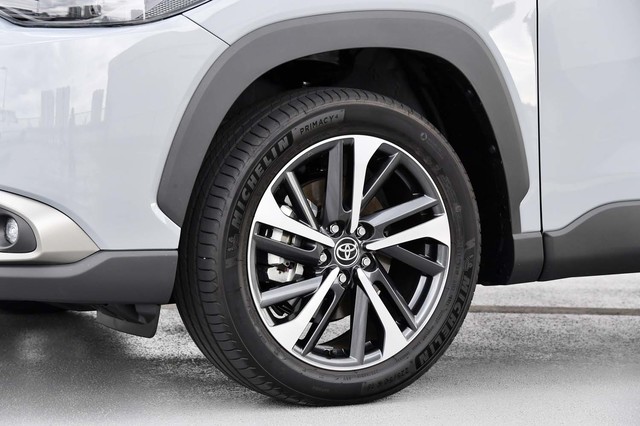 新型カローラクロスZグレード純正タイヤ 1 カローラクロスハイブリッド Z(トヨタ)の車買取価格・査定相場はグー