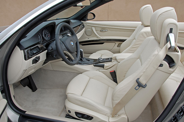 BMW 3シリーズ オープンカー グリーン ベージュ内装 1/18ダイカスト