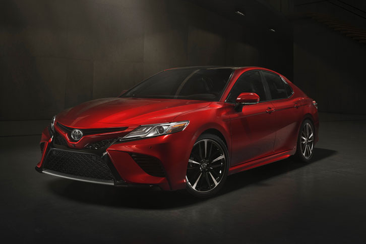 新型「トヨタ・カムリ」