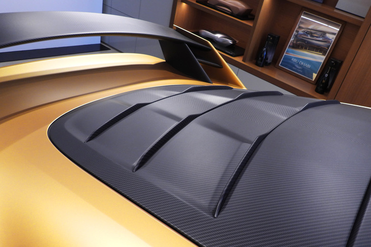 アストンマーティン・ヴァリアント（リアカウル）