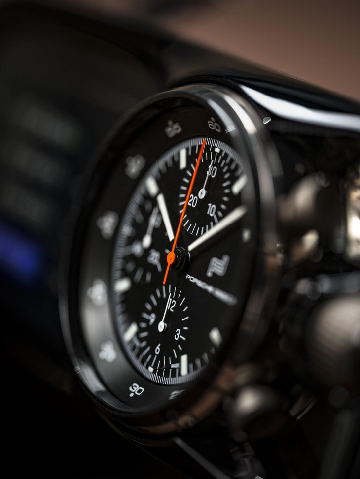 ポルシェ・ミッションX（ストップウオッチモジュール）