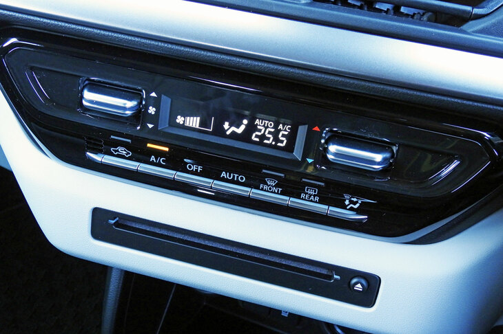 スズキ・スイフト ハイブリッドMZ（エアコン）