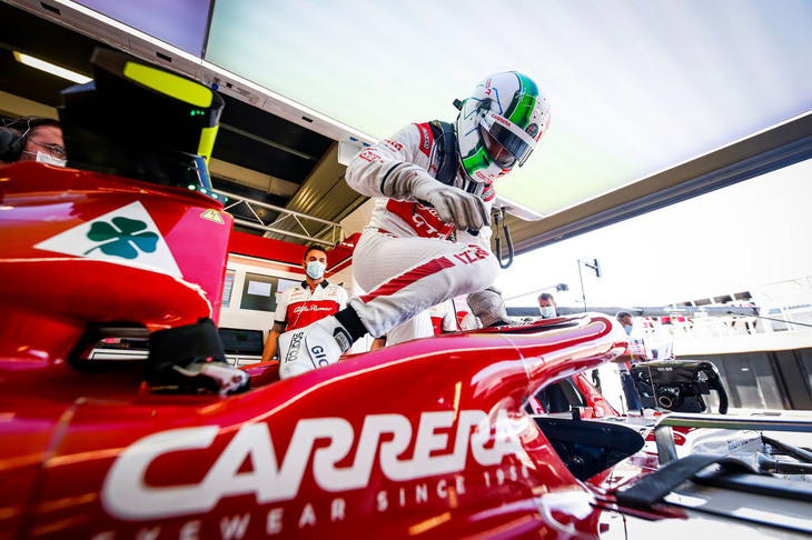 F1の70周年を記念した今回のGP。1950年5月の第1戦に出場していた唯一の現役チームがアルファ・ロメオである（ただし現チームの実態はスイスのザウバーだが）。70年前は優勝をさらい無敵を誇ったアルファも、今年はテールエンダーに成り下がっており、この週末も予選でアントニオ・ジョビナッツィ（写真）19位、キミ・ライコネン20位と最後尾に並ぶことに。レースではライコネン15位、ジョビナッツィ17位とポイント獲得には遠かった。（Photo＝Alfa Romeo Racing）