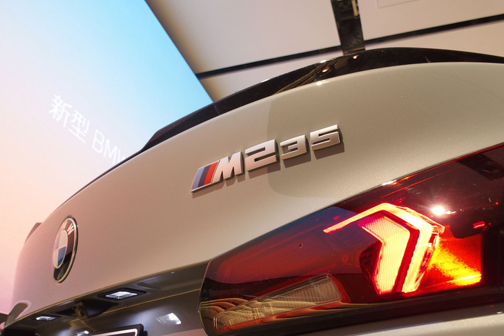 M235i xDriveグランクーペ（リアエンブレム）
